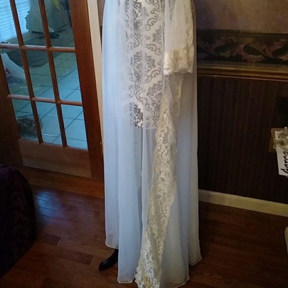 Lingerie - Picture 4 of 8